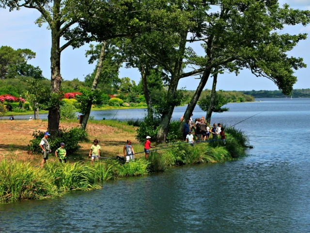 Pêche au bord du lac d'Aureilhan Mimizan