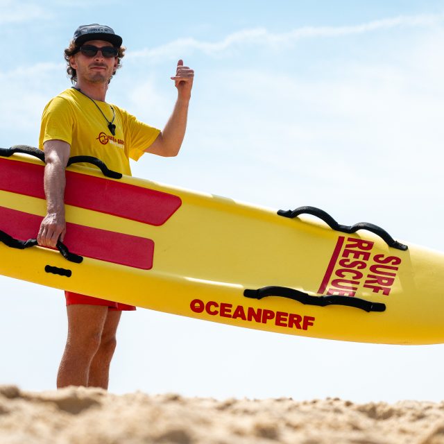 Nageur sauveteur sur la plage de Mimizan