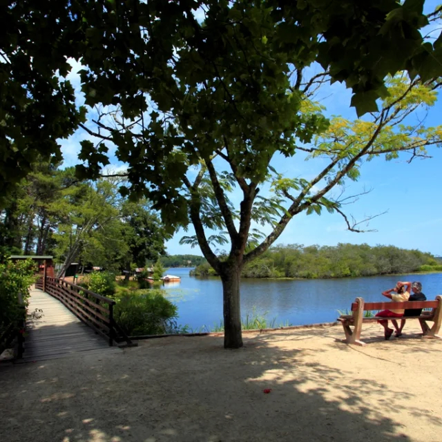 Promenade Fleurie - contemplation area overlooking the lake