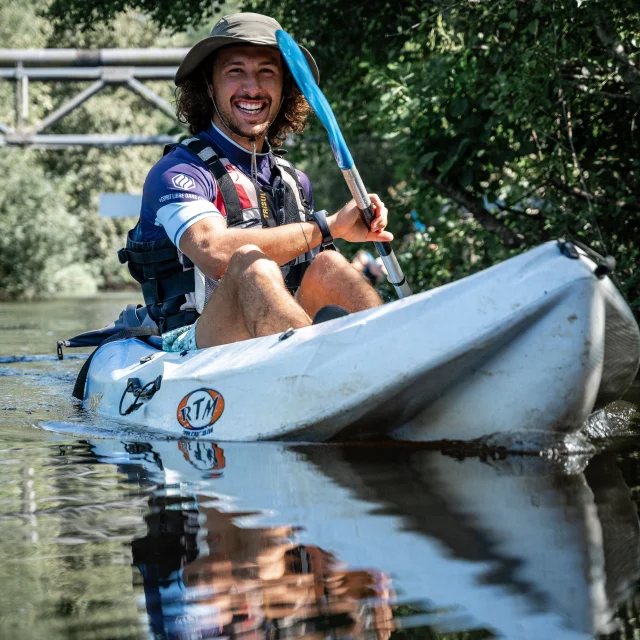 Canoe kayak on Lake Mimizan Aureilhan