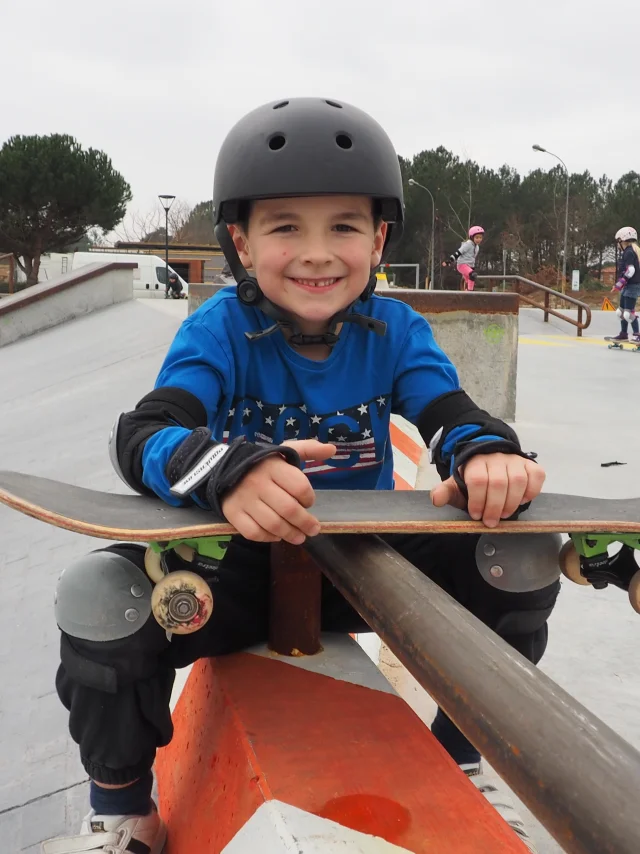 Child at the Mimizan skate park