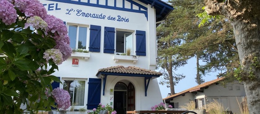 Hôtel l'Emeraude des Bois 2 étoiles à MIMIZAN PLAGE