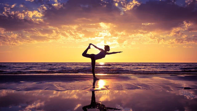 yoga sur la plage à Mimizan